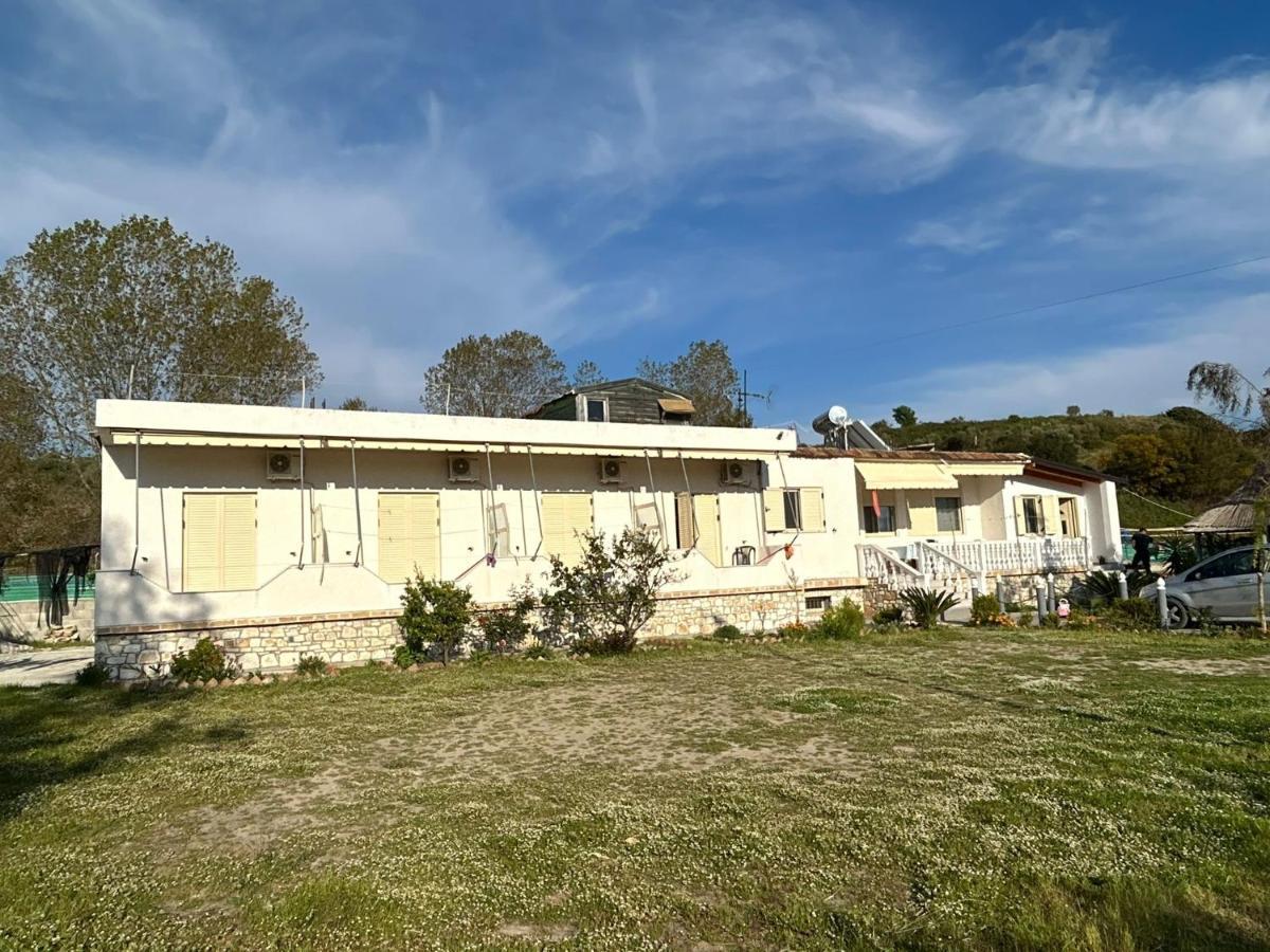 Hotel Vila Andi Zverneci Extérieur photo